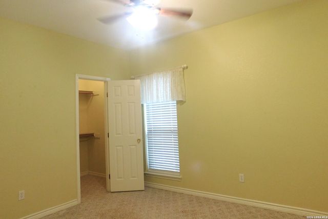 110 Hunters Glen, Floresville, TX 78114