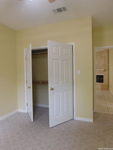 110 Hunters Glen, Floresville, TX 78114