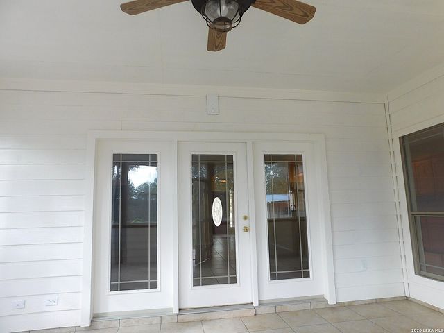 110 Hunters Glen, Floresville, TX 78114