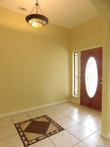 110 Hunters Glen, Floresville, TX 78114
