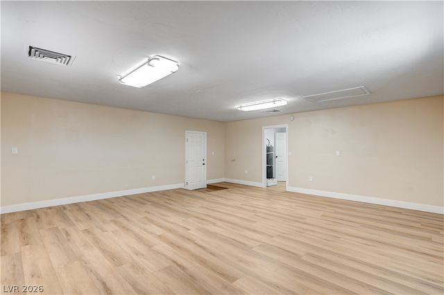 7477 Ullom Drive, Las Vegas, NV 89139
