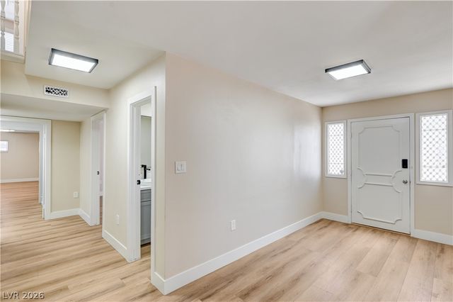 7477 Ullom Drive, Las Vegas, NV 89139