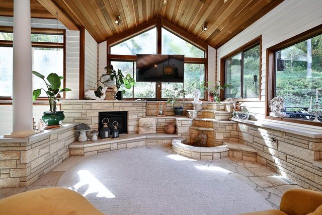 2331 Goodview ROAD, Winona, MN 55987