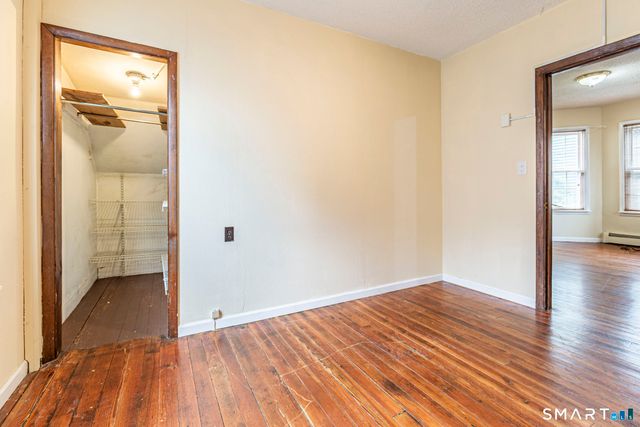 41-43 Dean Street, Hartford, CT 06114