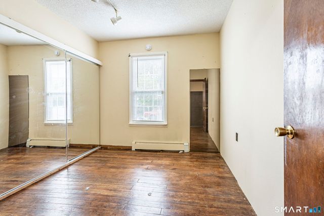 41-43 Dean Street, Hartford, CT 06114