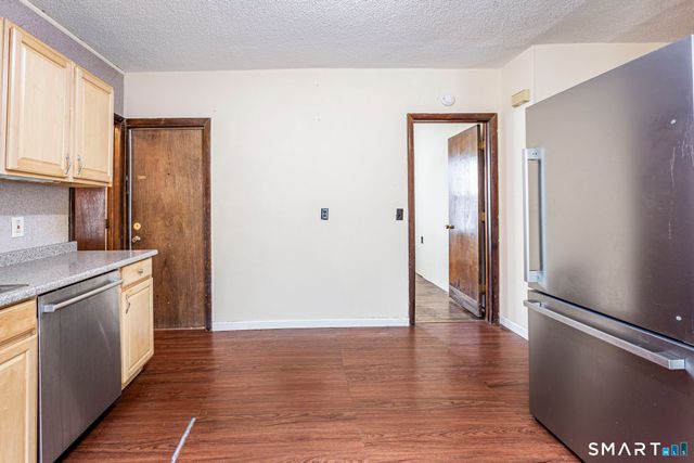 41-43 Dean Street, Hartford, CT 06114