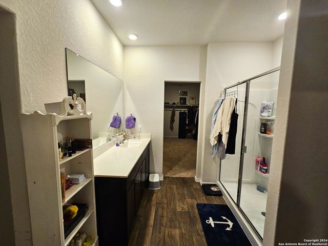 916 ARMADILLO DR, Seguin, TX 78155