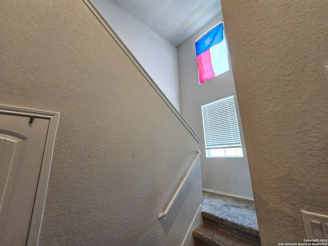 916 ARMADILLO DR, Seguin, TX 78155