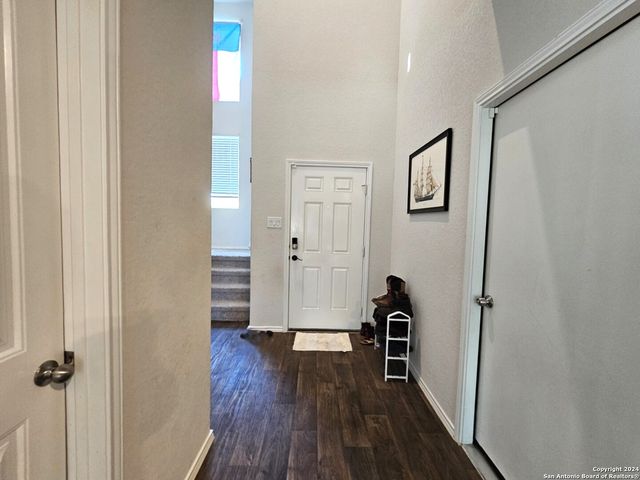 916 ARMADILLO DR, Seguin, TX 78155