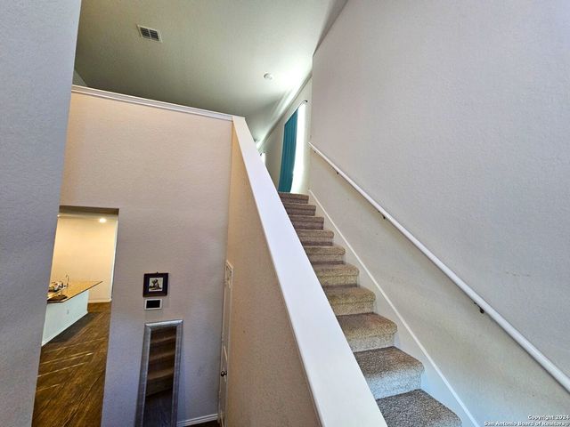 916 ARMADILLO DR, Seguin, TX 78155