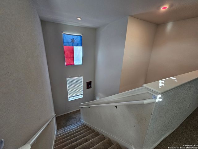 916 ARMADILLO DR, Seguin, TX 78155