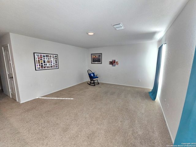 916 ARMADILLO DR, Seguin, TX 78155