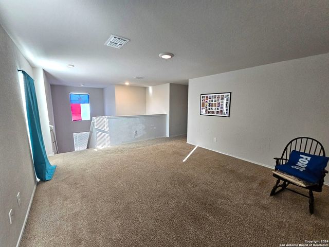 916 ARMADILLO DR, Seguin, TX 78155