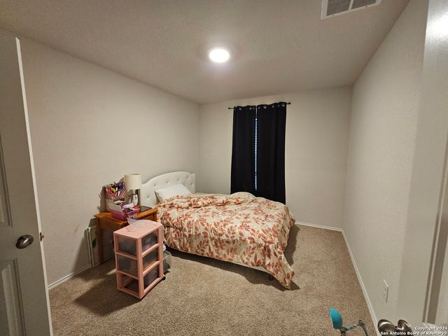 916 ARMADILLO DR, Seguin, TX 78155