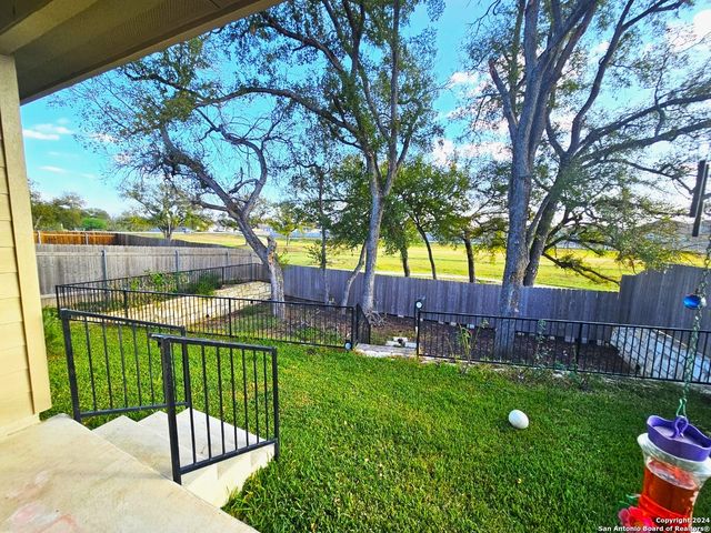 916 ARMADILLO DR, Seguin, TX 78155