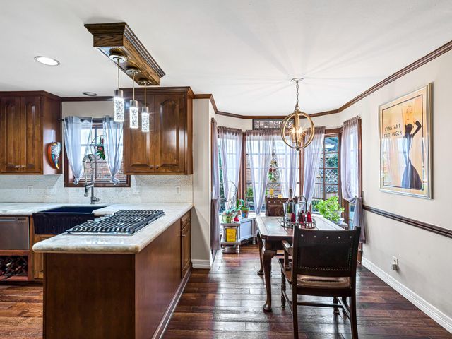 818 Olney Oak Drive, Houston, TX 77079