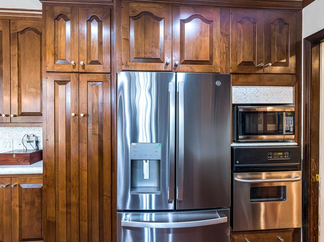 818 Olney Oak Drive, Houston, TX 77079