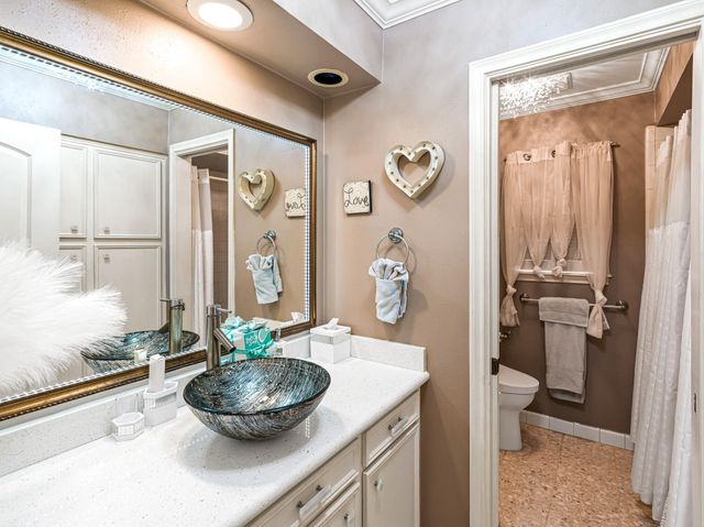818 Olney Oak Drive, Houston, TX 77079