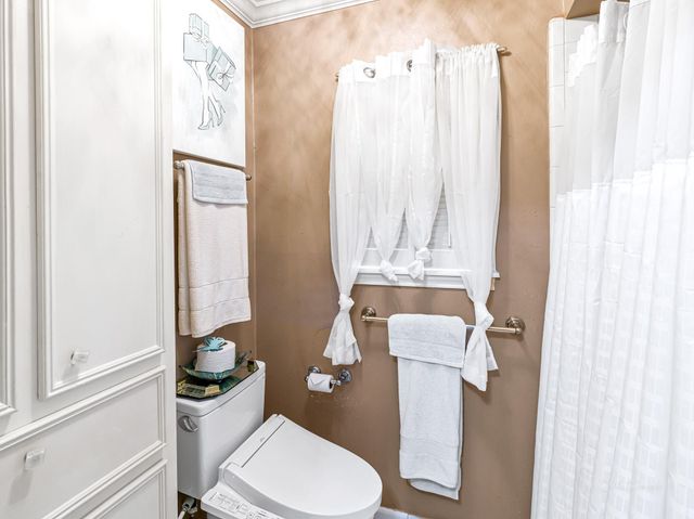 818 Olney Oak Drive, Houston, TX 77079