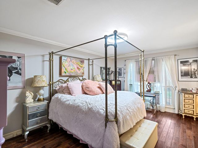 818 Olney Oak Drive, Houston, TX 77079