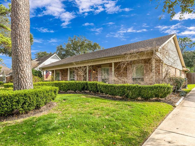 818 Olney Oak Drive, Houston, TX 77079