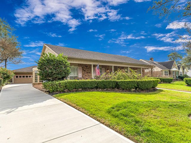 818 Olney Oak Drive, Houston, TX 77079