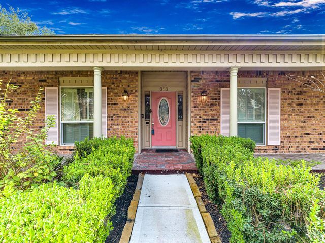 818 Olney Oak Drive, Houston, TX 77079