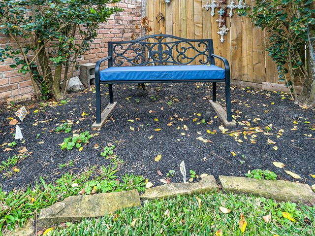 818 Olney Oak Drive, Houston, TX 77079
