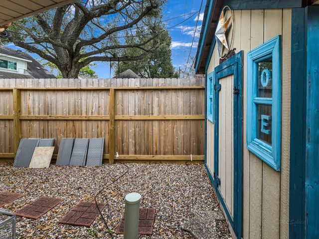 818 Olney Oak Drive, Houston, TX 77079