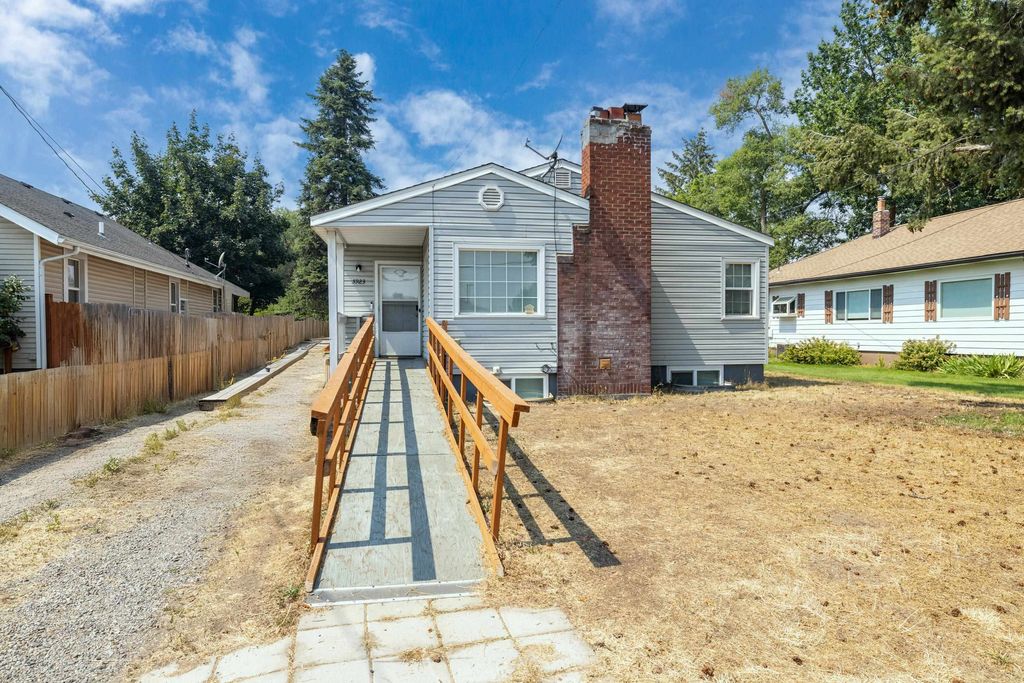 5923 N Regal St, Spokane, WA 99208 photo 3
