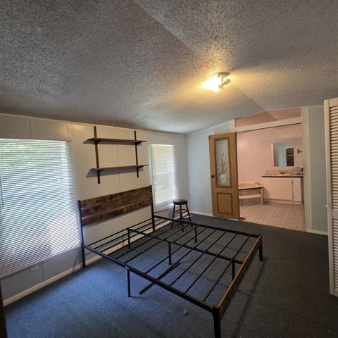 9049 N 80th Avenue, Pentwater, MI 49449