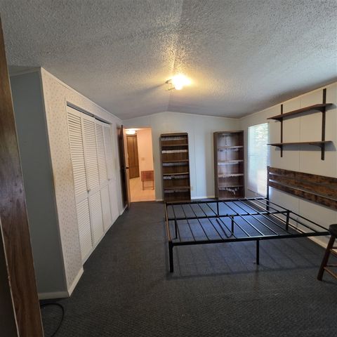 9049 N 80th Avenue, Pentwater, MI 49449