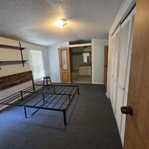 9049 N 80th Avenue, Pentwater, MI 49449