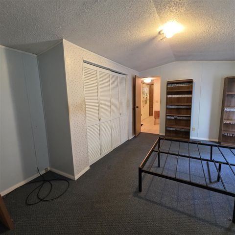 9049 N 80th Avenue, Pentwater, MI 49449