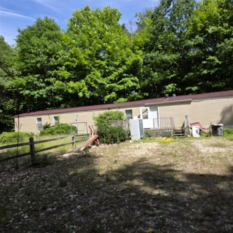 9049 N 80th Avenue, Pentwater, MI 49449