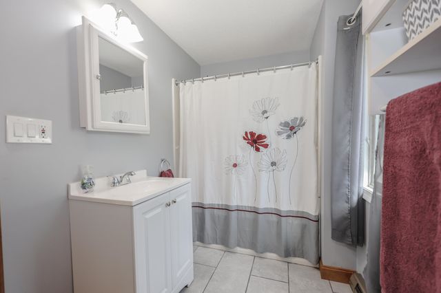 50 Dutton Road, Pelham, NH 03076