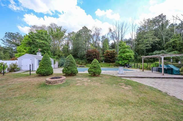 50 Dutton Road, Pelham, NH 03076