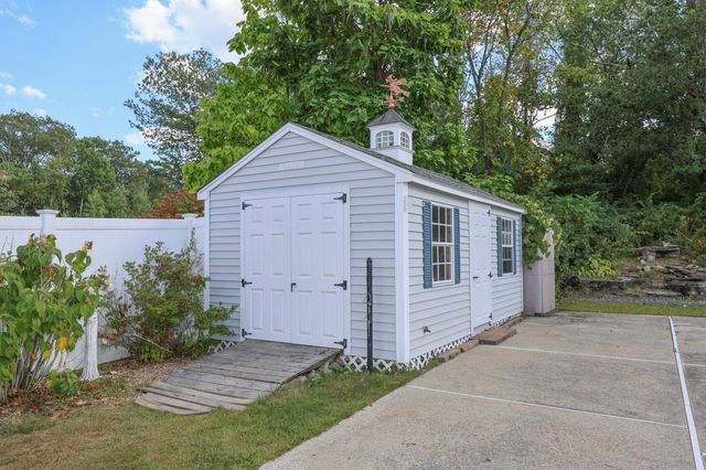 50 Dutton Road, Pelham, NH 03076