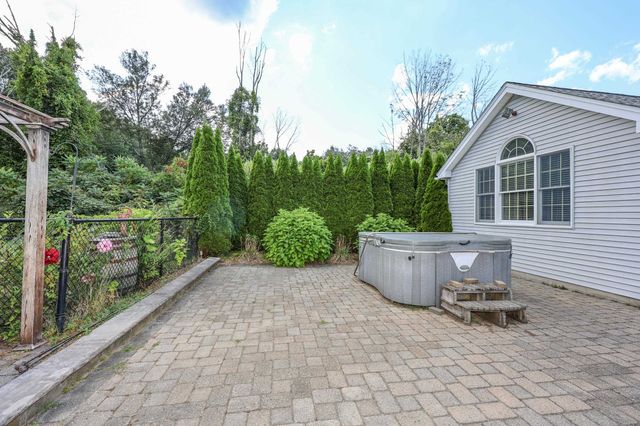 50 Dutton Road, Pelham, NH 03076