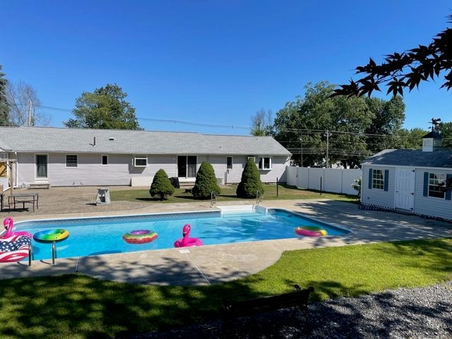 50 Dutton Road, Pelham, NH 03076