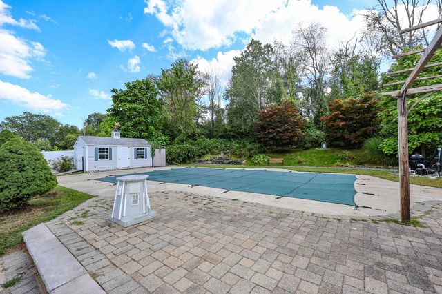 50 Dutton Road, Pelham, NH 03076