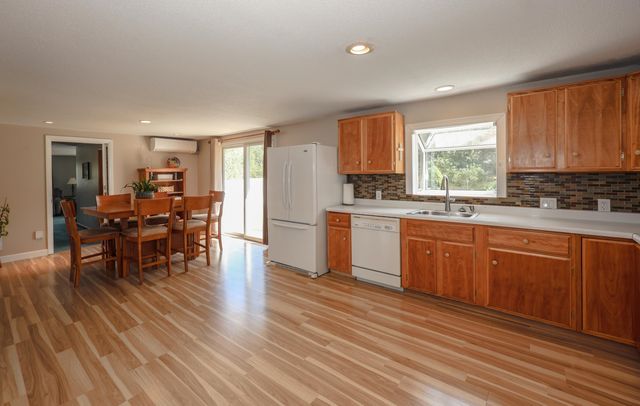 50 Dutton Road, Pelham, NH 03076