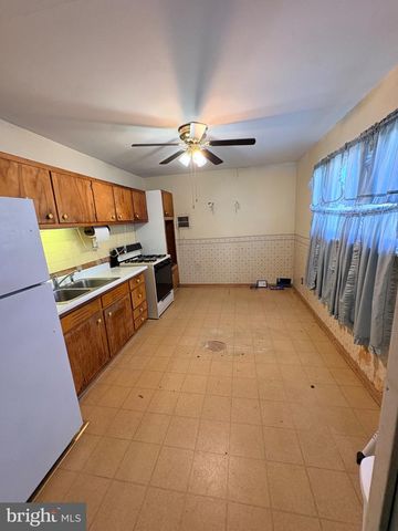 212 CANARY LN, Mount Holly, NJ 08060