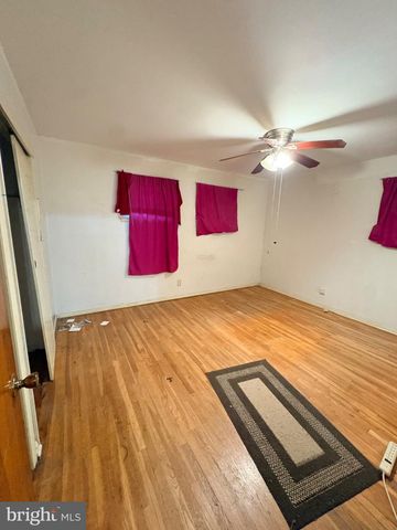 212 CANARY LN, Mount Holly, NJ 08060