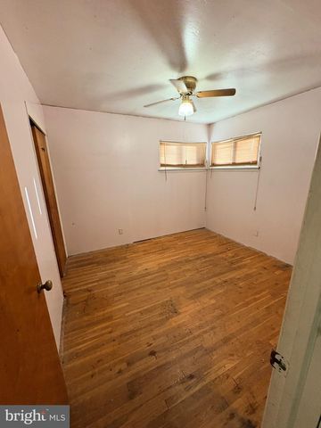 212 CANARY LN, Mount Holly, NJ 08060
