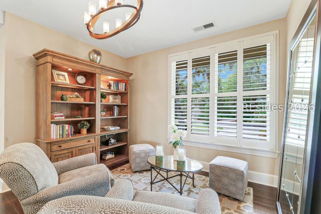 21 Long Marsh Ln, Hilton Head Island, SC 29928