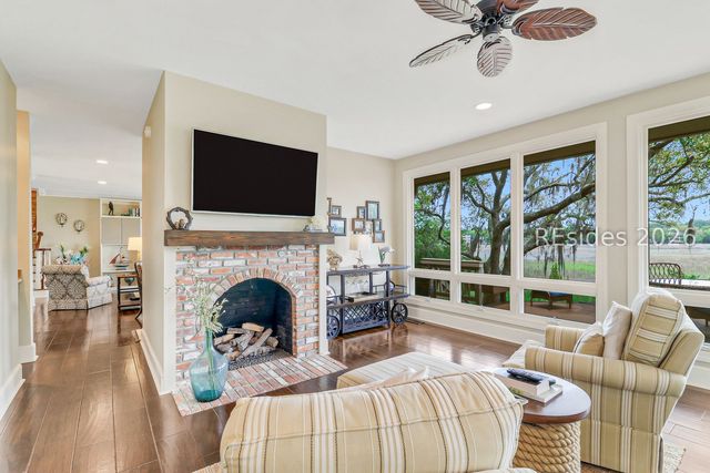 21 Long Marsh Ln, Hilton Head Island, SC 29928
