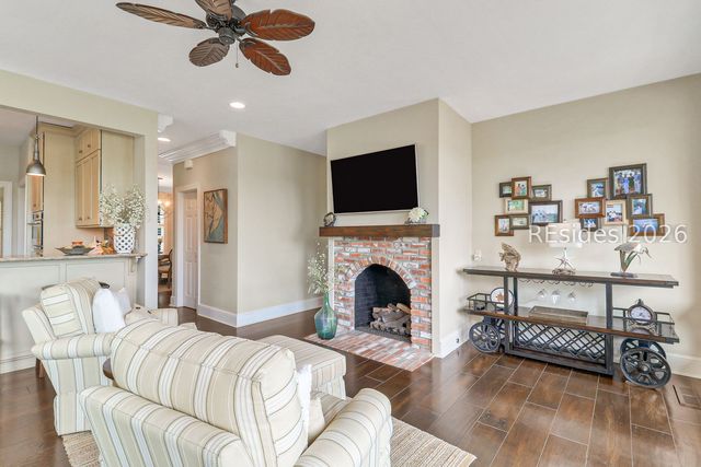 21 Long Marsh Ln, Hilton Head Island, SC 29928