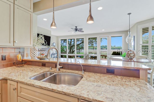 21 Long Marsh Ln, Hilton Head Island, SC 29928