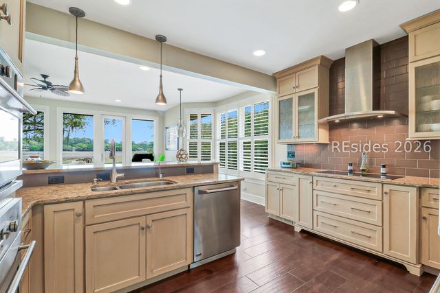 21 Long Marsh Ln, Hilton Head Island, SC 29928